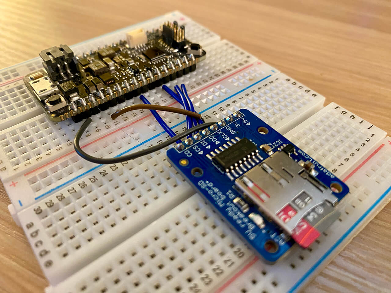 Read and Write Images and Text Files with a Micro SD Card and Arduino banner